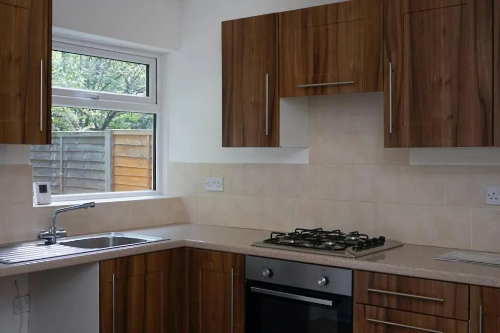 Hullidays - University Side Lg 4 Bed House Kingston upon Hull 0*,