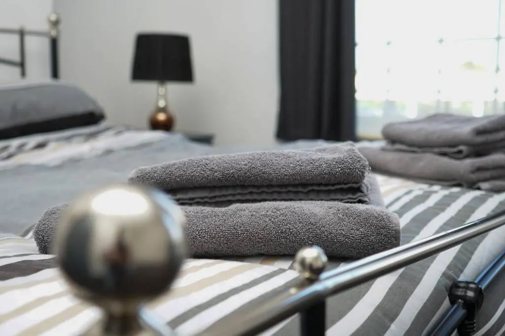 Hullidays - University Side Lg 4 Bed House Kingston upon Hull Apartamento