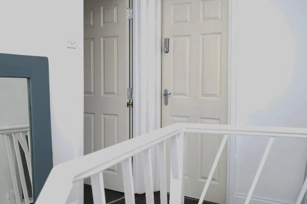 Hullidays - University Side Lg 4 Bed House Kingston upon Hull